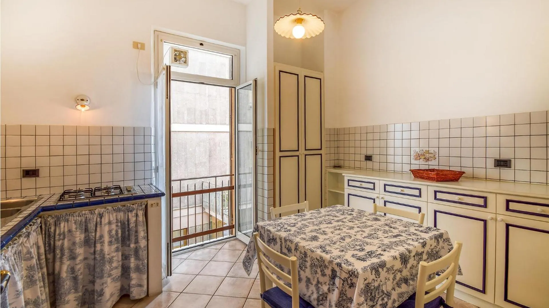 2 Bedroom Amazing Apartment In Chiavari
